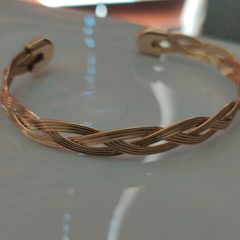 Woman's bracelet